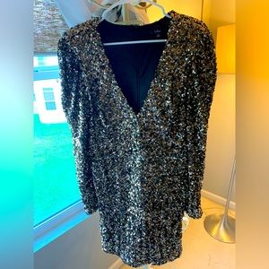 Gorgeous sparkly v neck with some shoulder padding LuLus dresss size XL